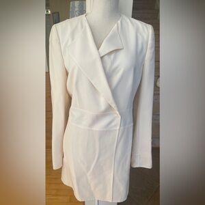 AKRIS cream woolen- laine blend wrap blazer size medium